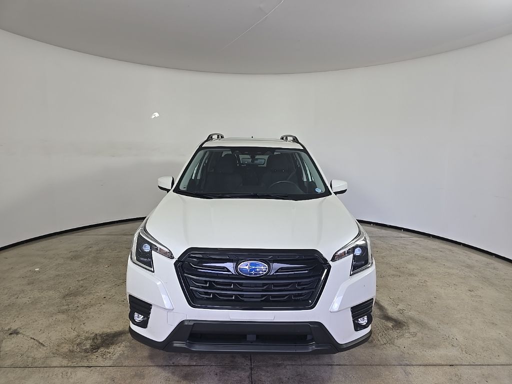 2024 Subaru Forester Premium Base photo 2