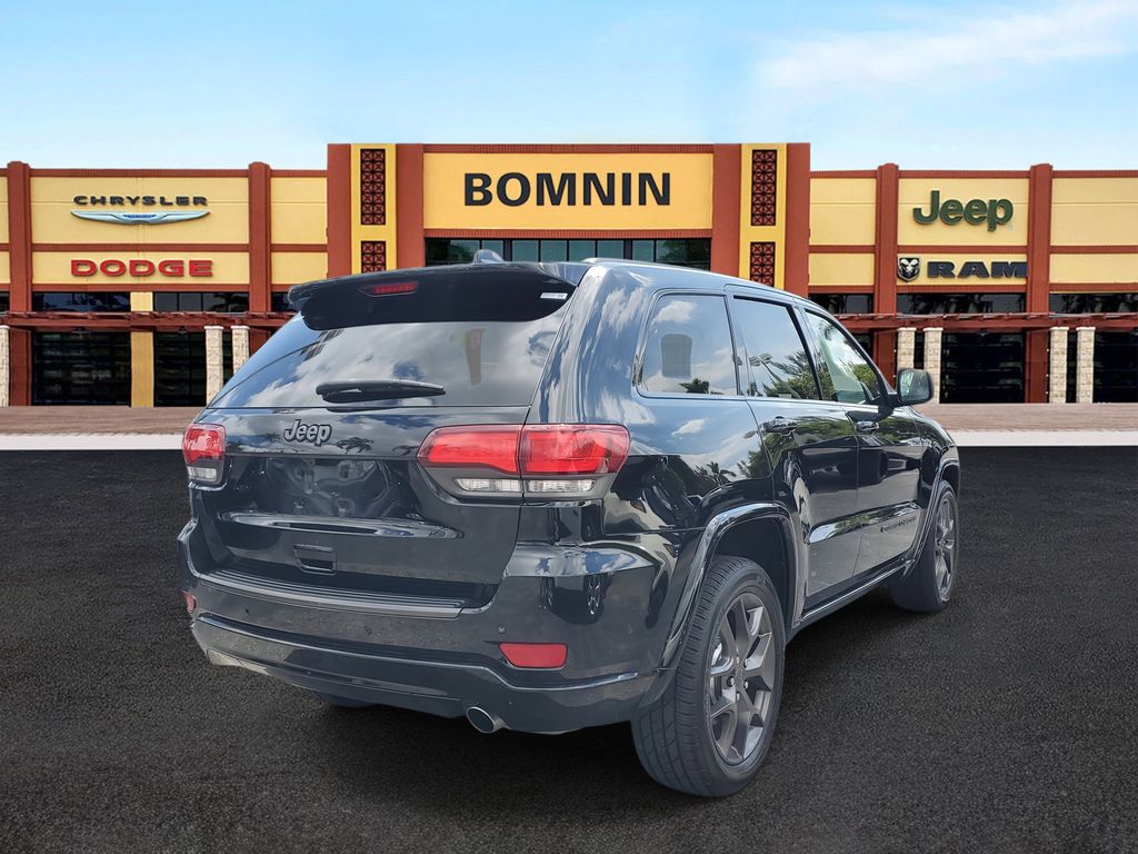 2021 Jeep Grand Cherokee Anniversary Edition photo 3