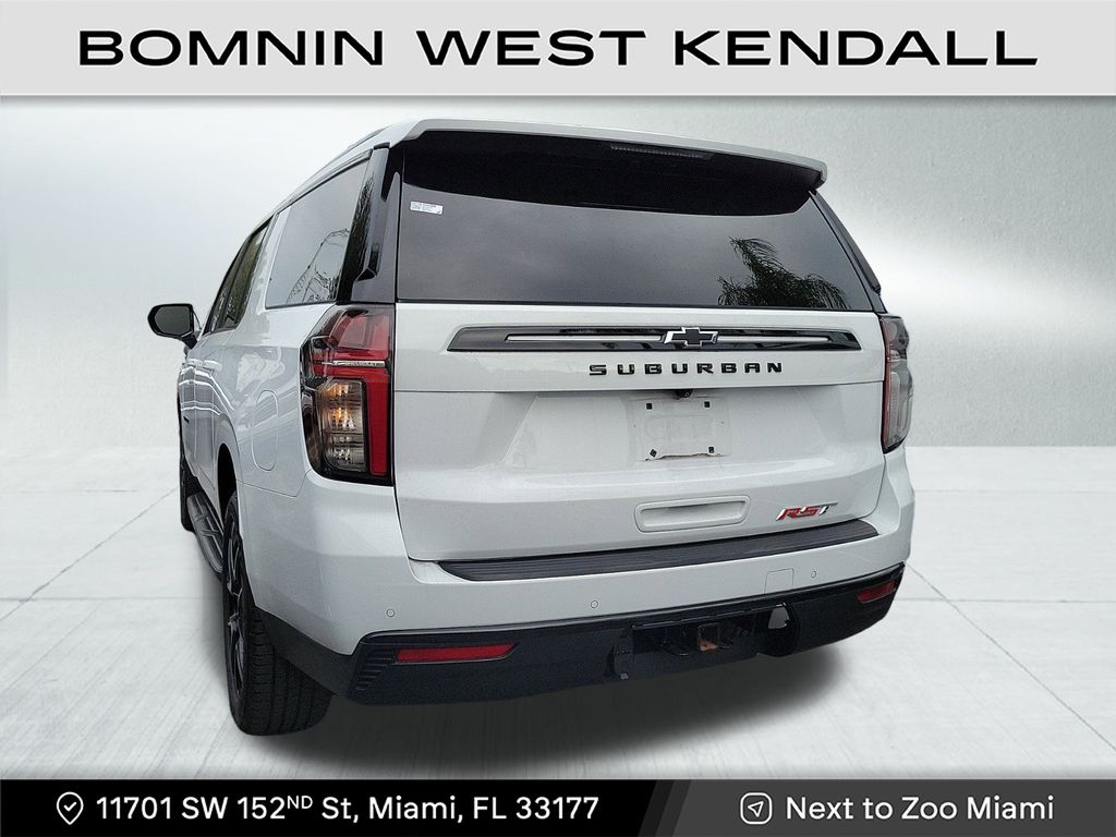 2023 Chevrolet Suburban RST photo 3