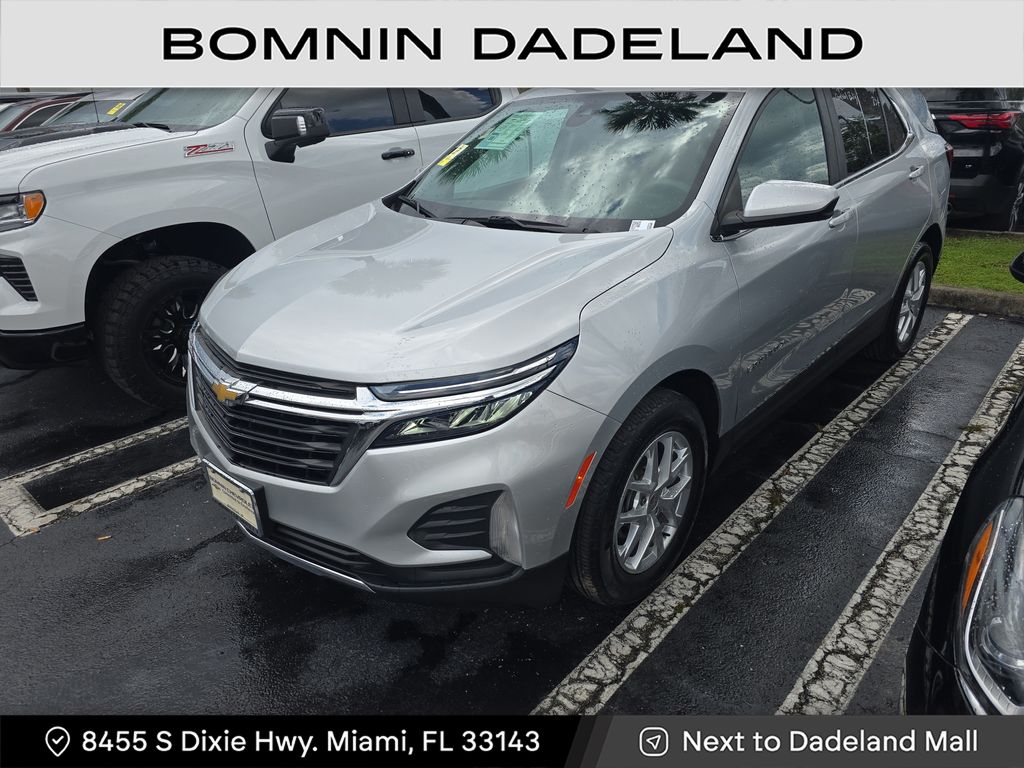 2022 Chevrolet Equinox LT photo 2