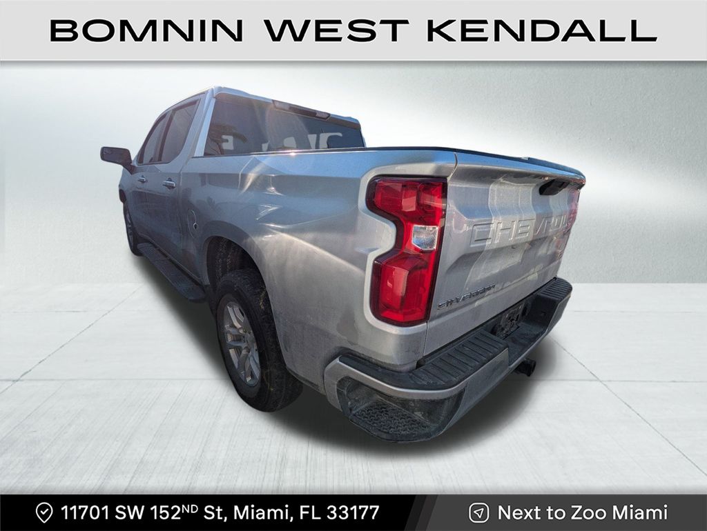 2021 Chevrolet Silverado 1500 RST photo 3
