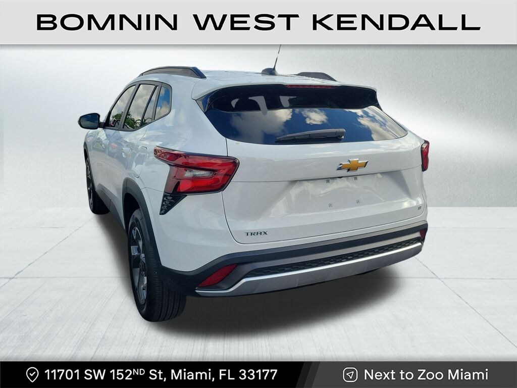 Used 2025 Chevrolet Trax LT SUV