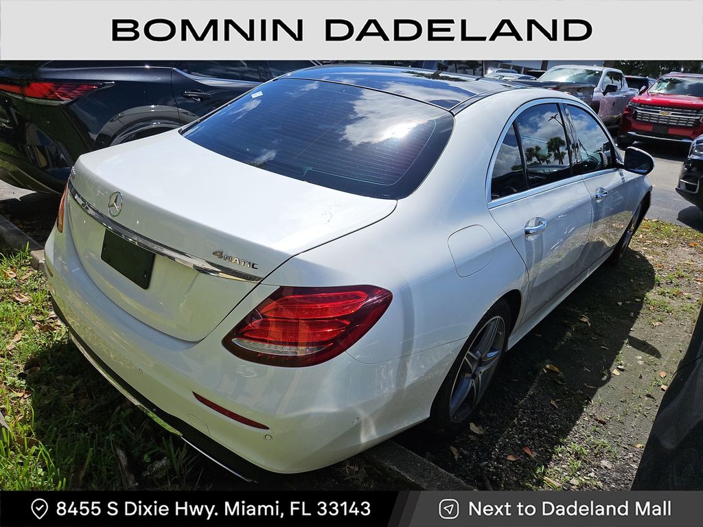2017 Mercedes Benz E 300 photo 4