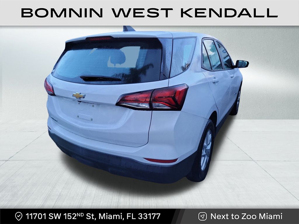 2024 Chevrolet Equinox LS photo 4