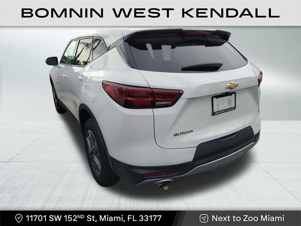 2023 Chevrolet Blazer 2LT photo 3