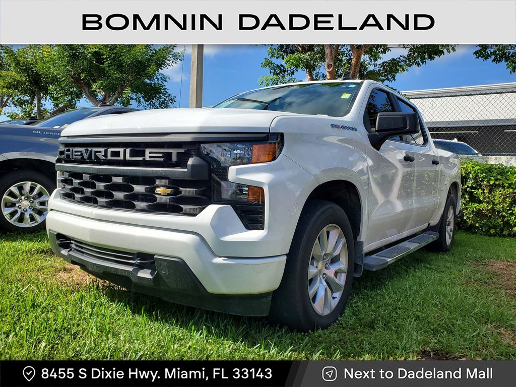 2022 Chevrolet Silverado 1500 Custom photo 2