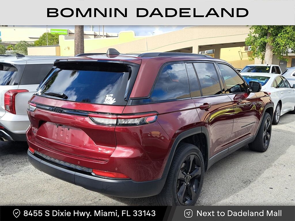 Used 2024 Jeep Grand Cherokee Altitude SUV