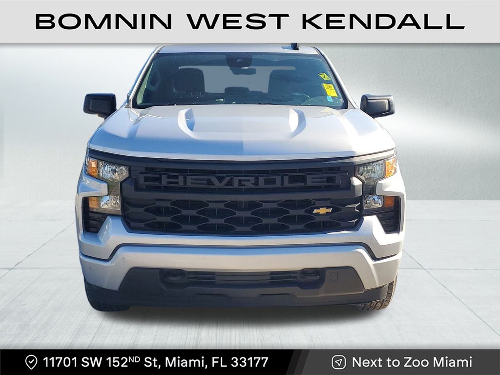 2022 Chevrolet Silverado 1500 Custom photo 2