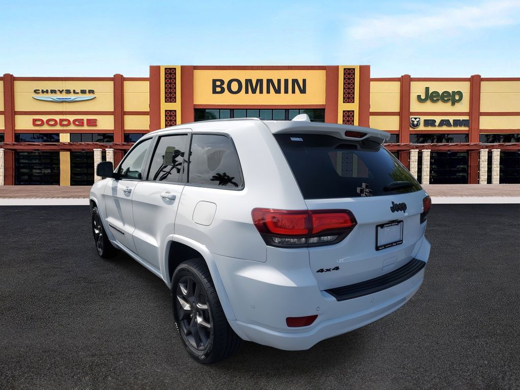 2021 Jeep Grand Cherokee Anniversary Edition photo 4