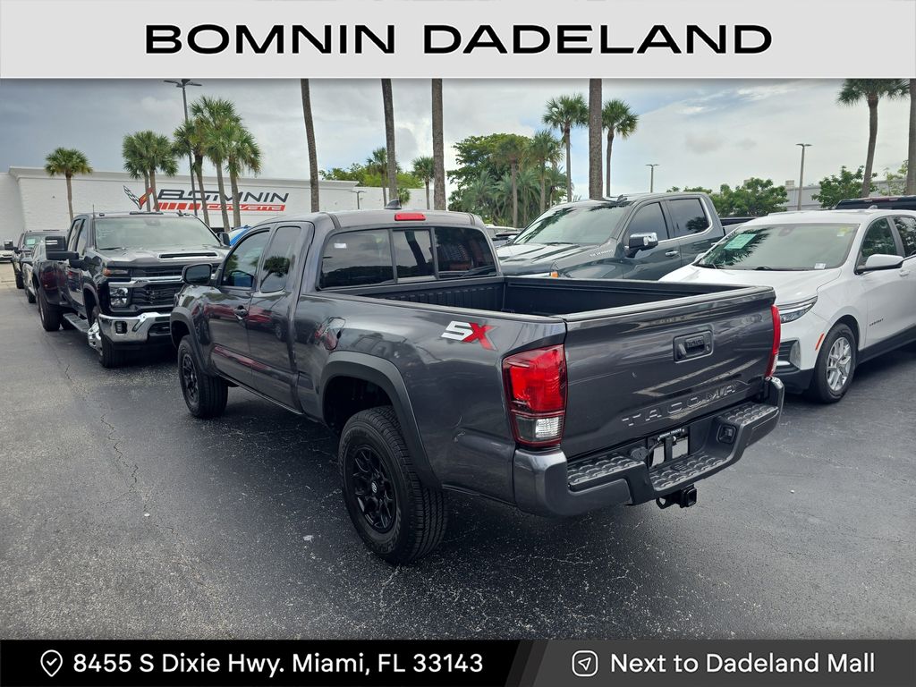 2022 Toyota Tacoma SR photo 2