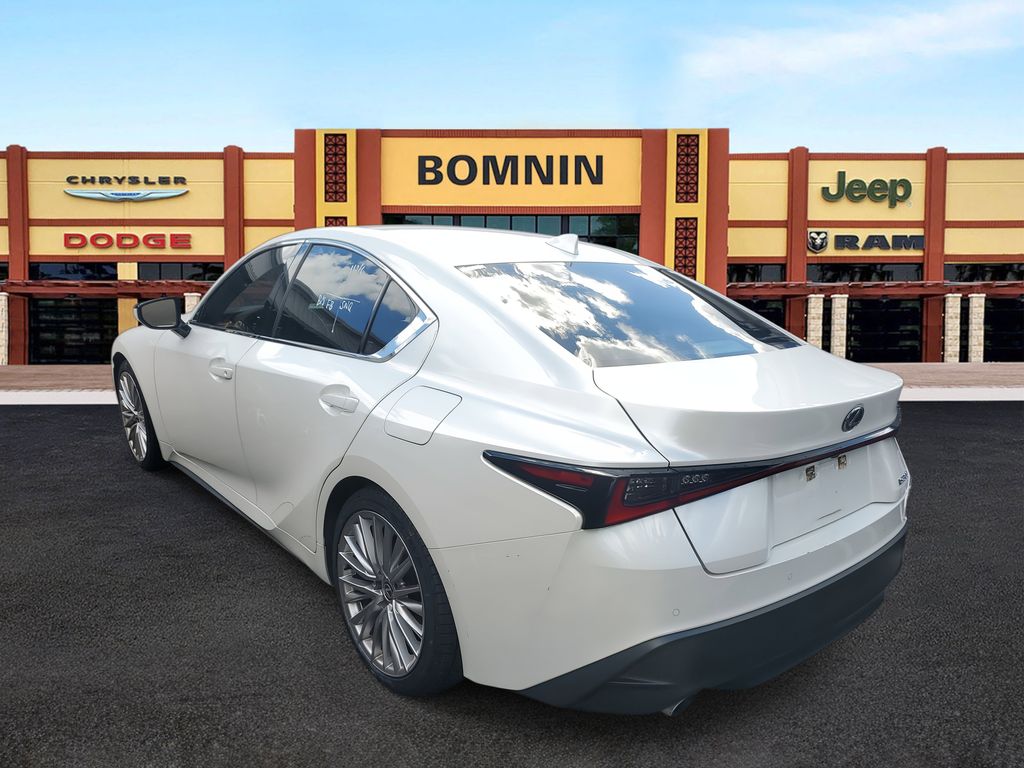 2023 Lexus IS 300 photo 4