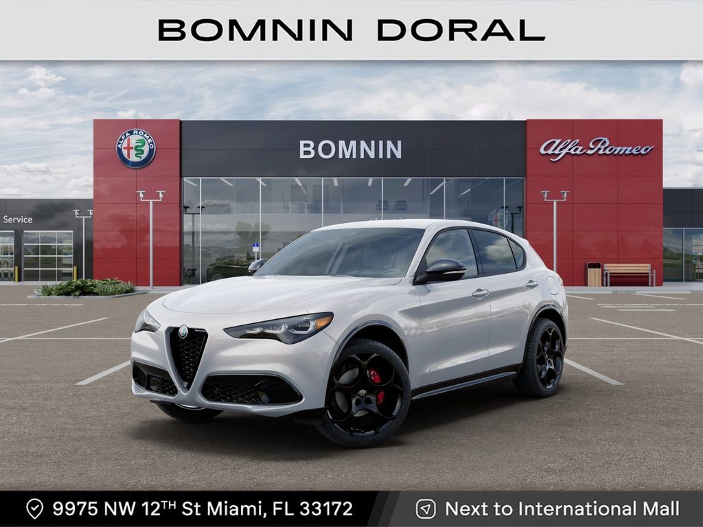 2025 Alfa Romeo Stelvio Base's photo