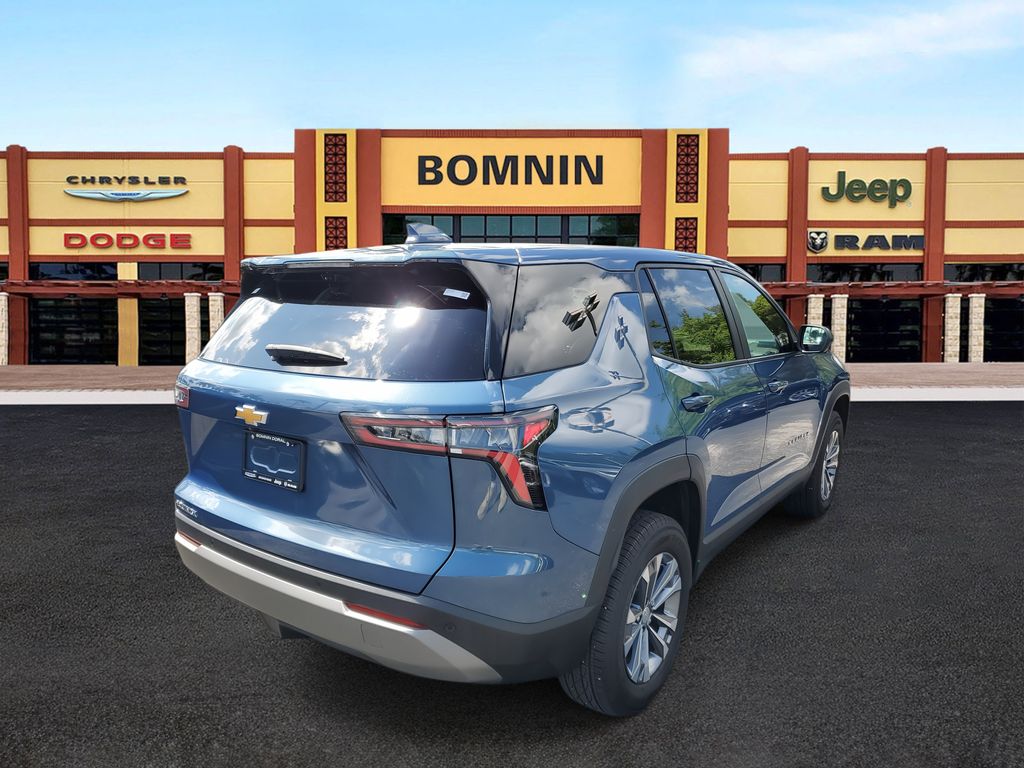 2025 Chevrolet Equinox LT photo 3