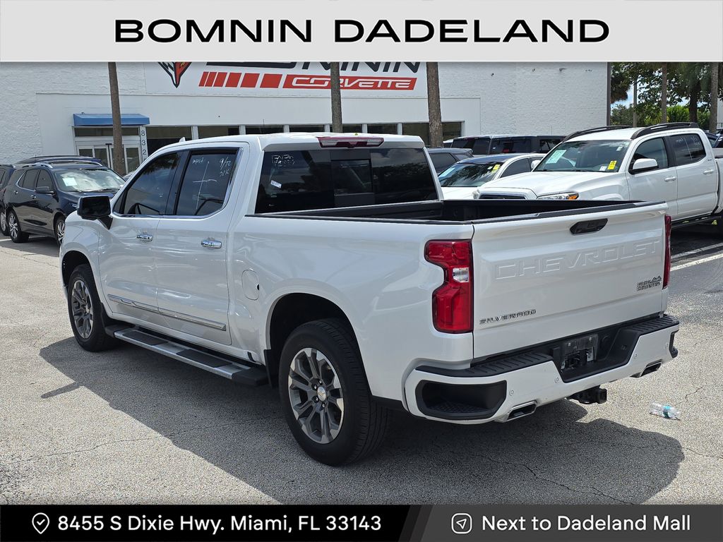 2024 Chevrolet Silverado 1500 High Country photo 2