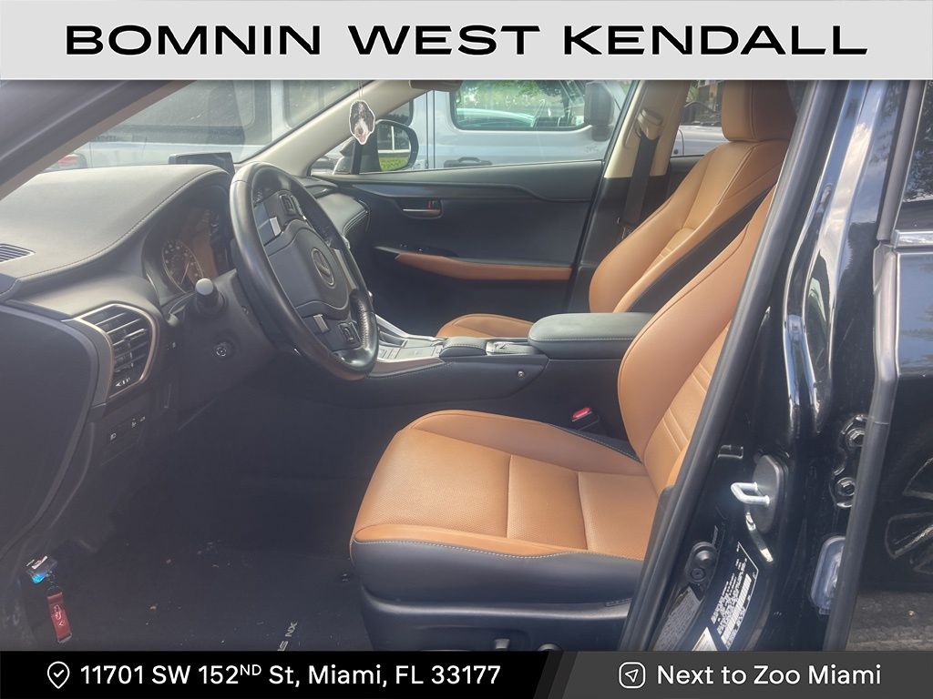 2021 Lexus NX 300 photo 4