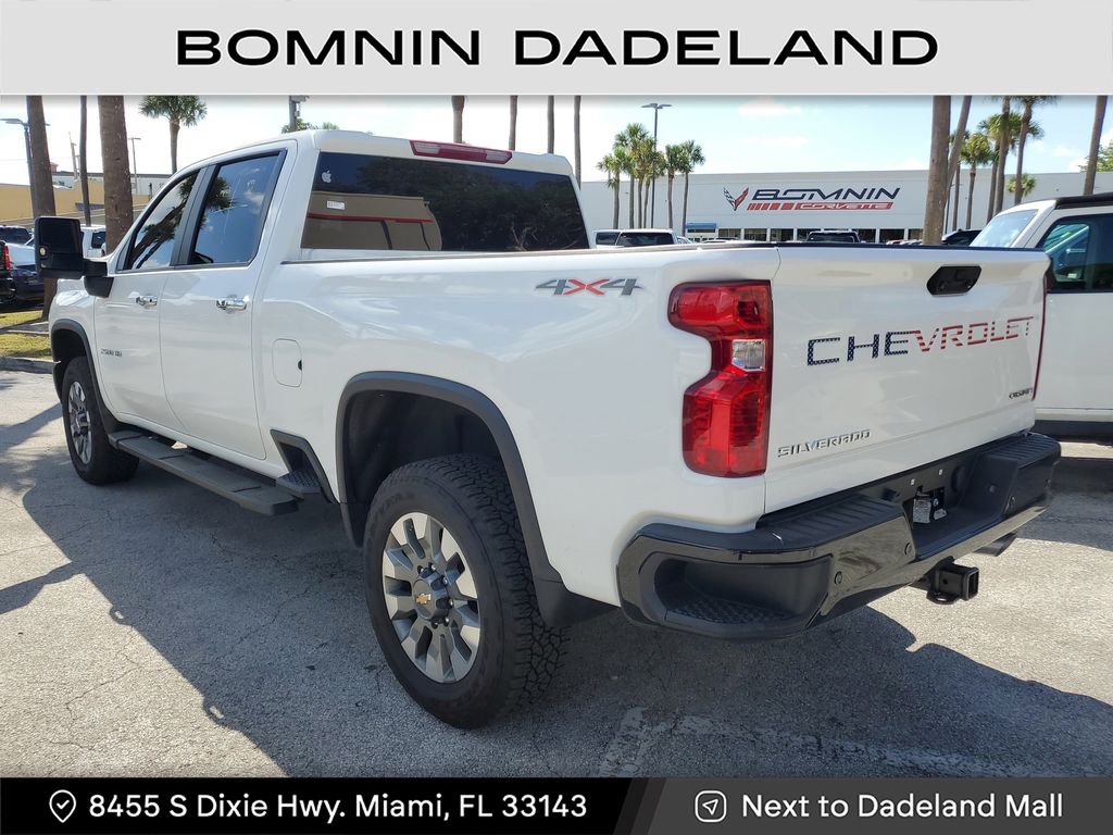 2025 Chevrolet Silverado 2500HD Custom photo 3