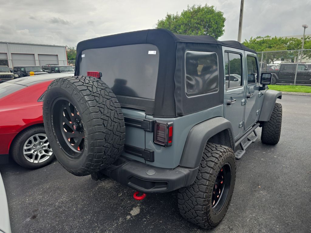2013 Jeep Wrangler Unlimited Rubicon photo 3