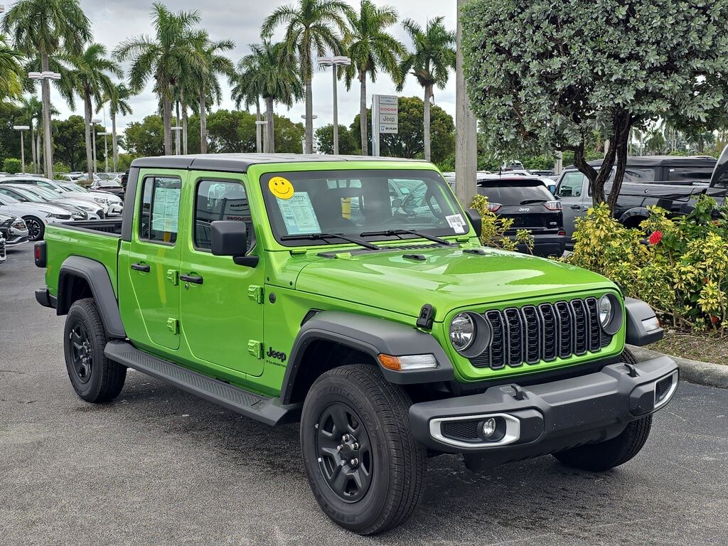 Used 2025 Jeep Gladiator Sport Truck