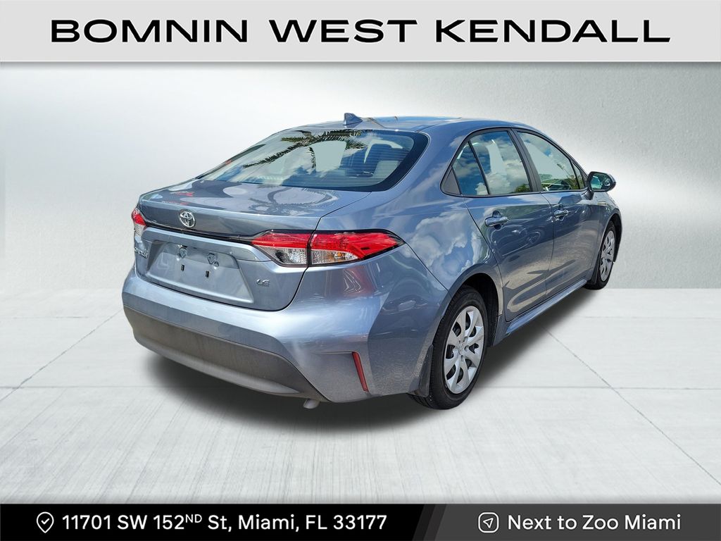 2025 Toyota Corolla LE photo 3