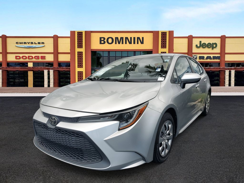 2021 Toyota Corolla LE photo 3