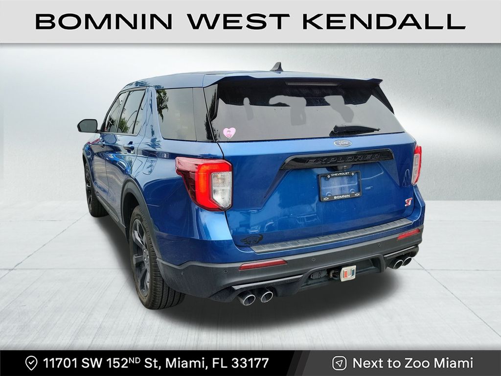 2022 Ford Explorer ST photo 3