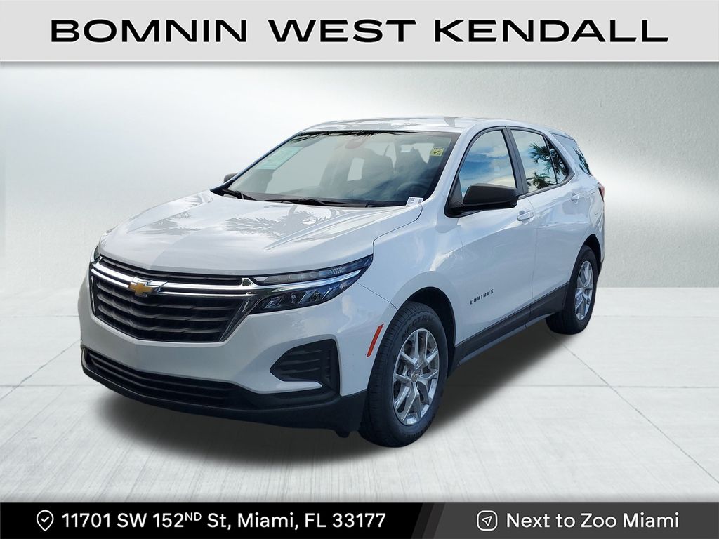2022 Chevrolet Equinox LS photo 3