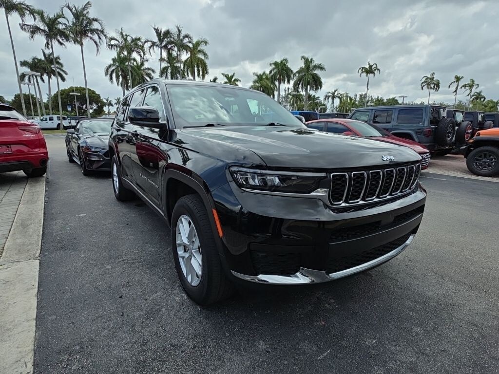 Used 2022 Jeep Grand Cherokee L Laredo SUV