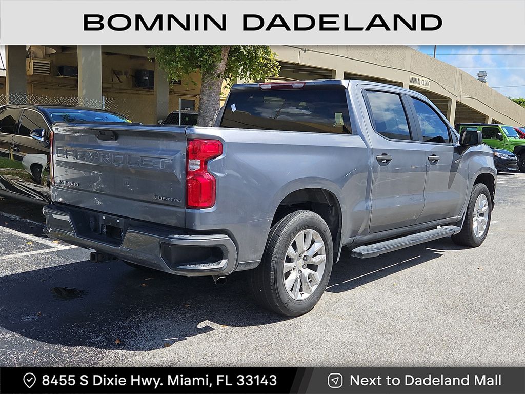 2022 Chevrolet Silverado 1500 Custom photo 2