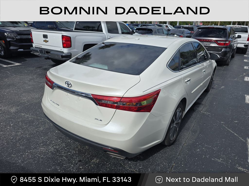 2016 Toyota Avalon Limited photo 4