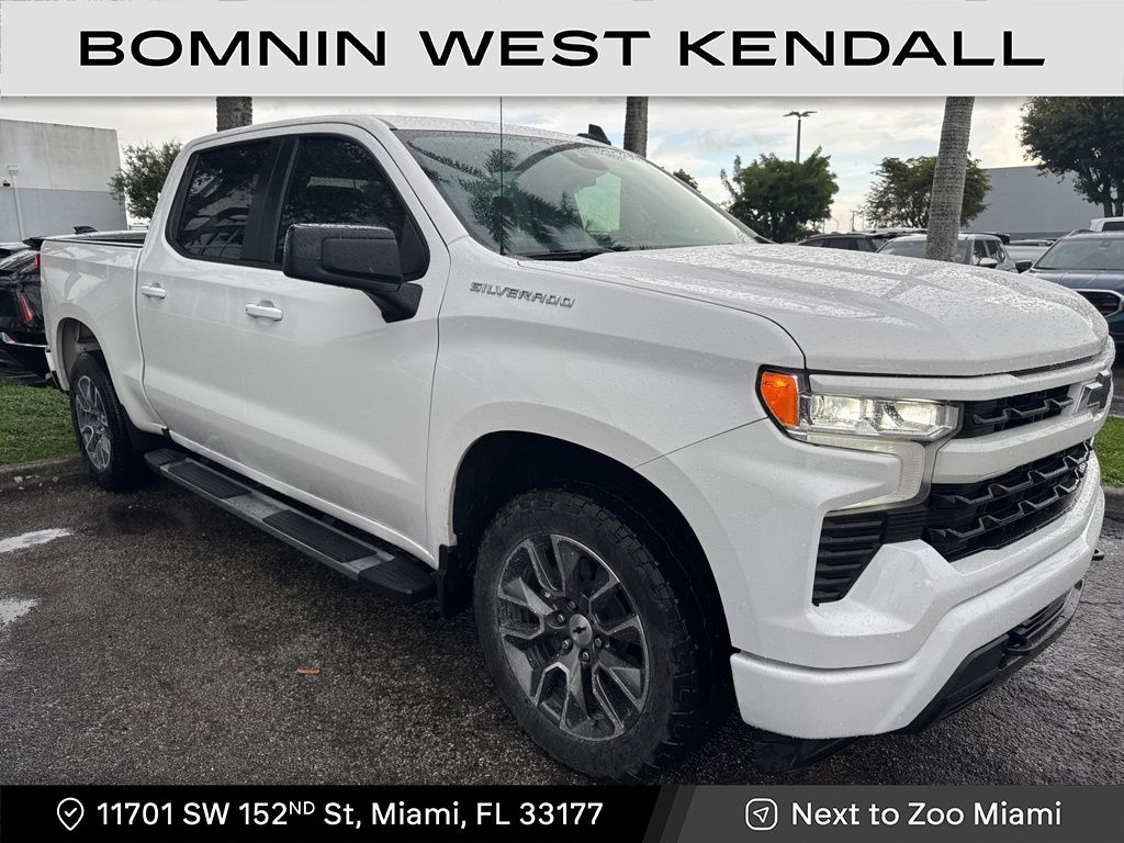 2022 Chevrolet Silverado 1500 RST photo 2