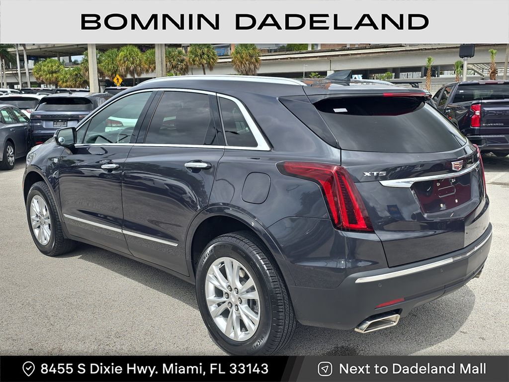 2022 Cadillac XT5 Luxury photo 3