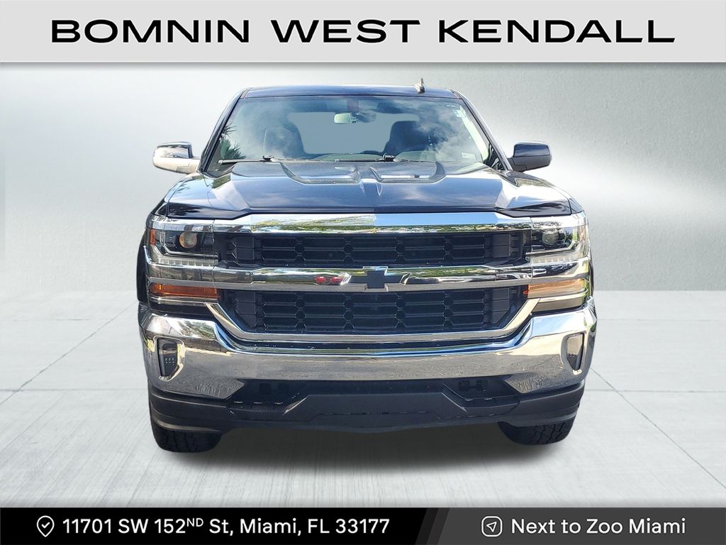 2017 Chevrolet Silverado 1500 LT photo 2