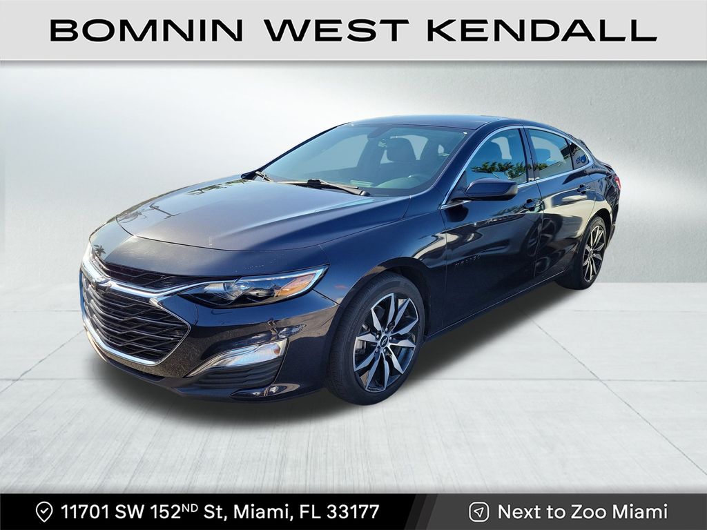 2022 Chevrolet Malibu RS photo 2