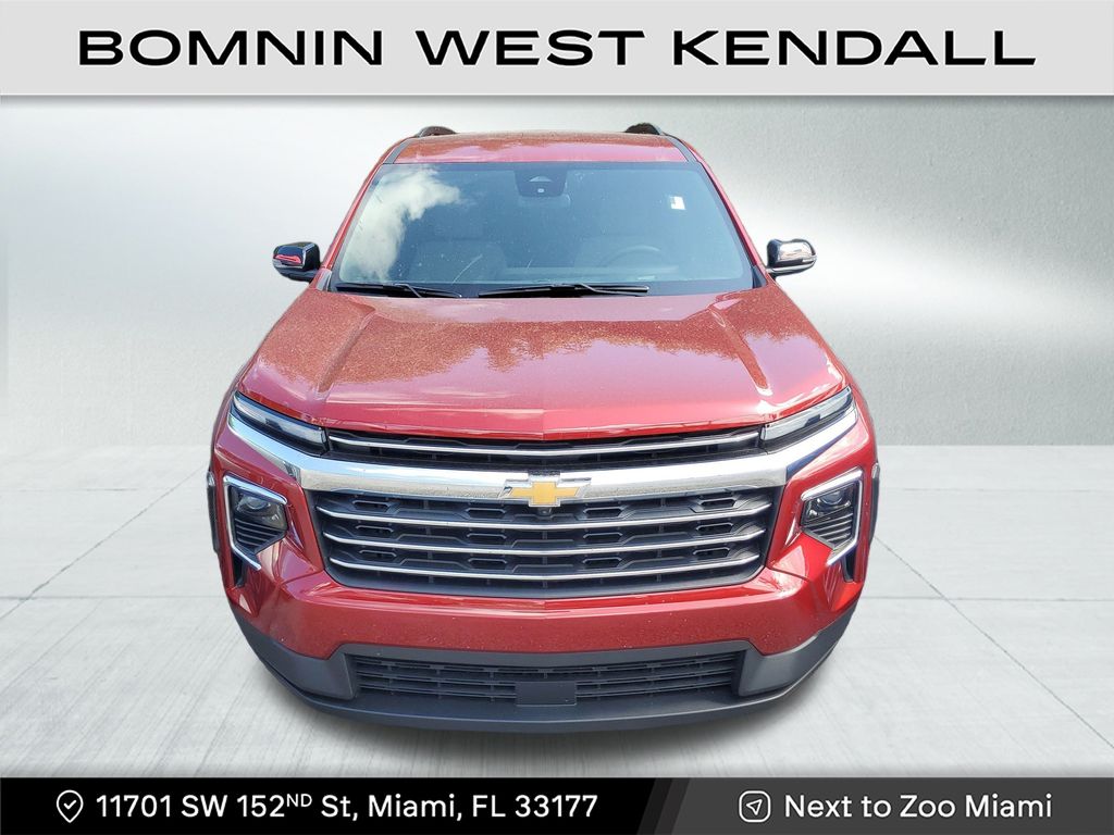 2025 Chevrolet Traverse photo 2