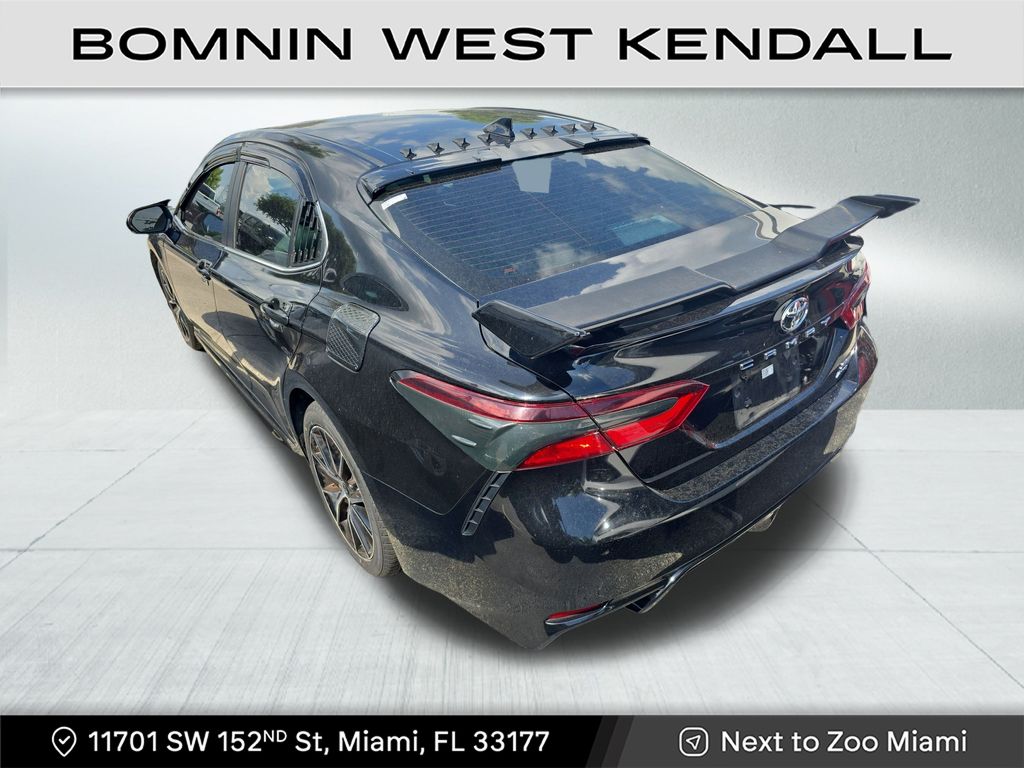 2023 Toyota Camry SE photo 3