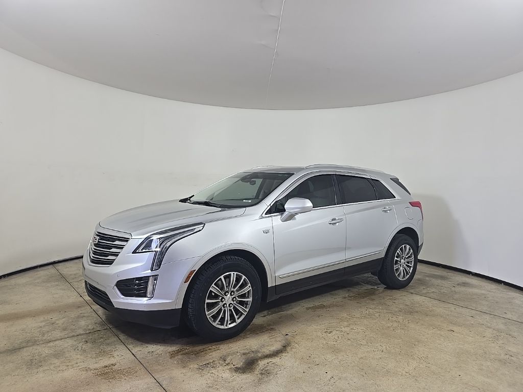 2018 Cadillac XT5 Luxury photo 2