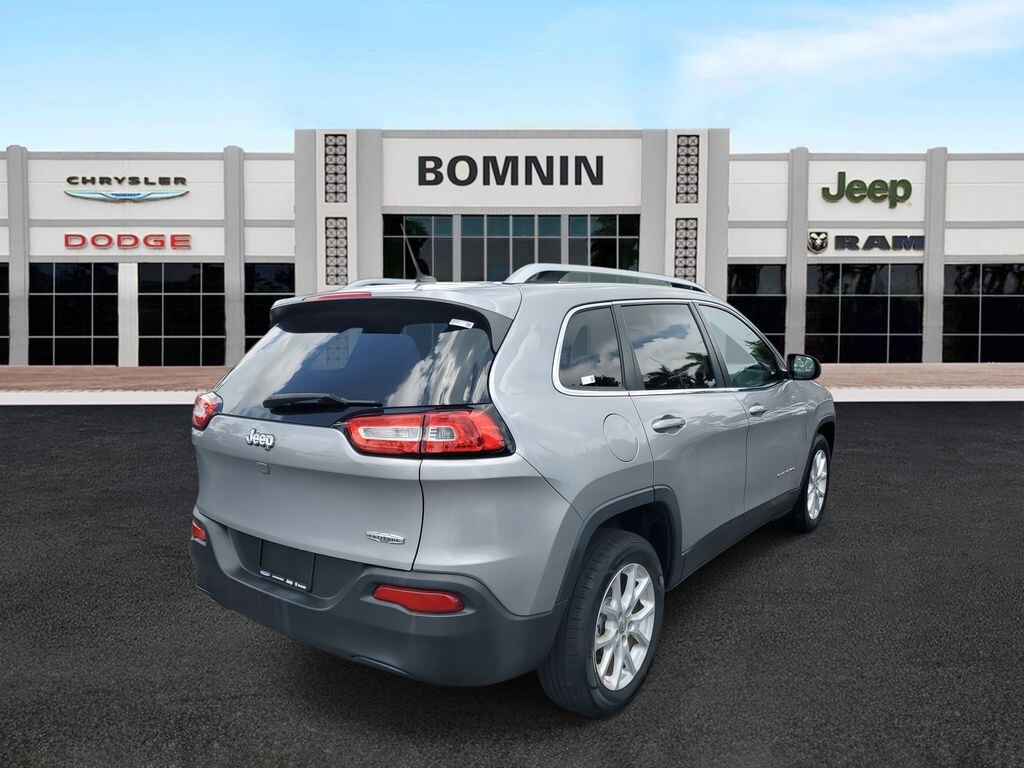 Used 2018 Jeep Cherokee Latitude SUV