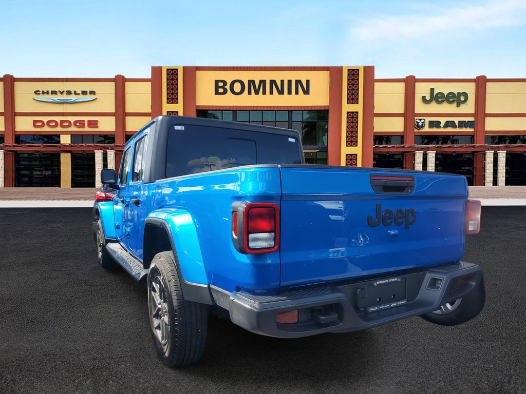 2024 Jeep Gladiator Sport photo 3