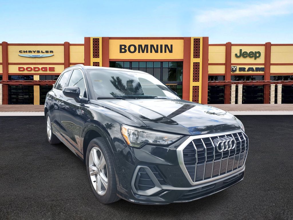 2020 Audi Q3 Premium S line photo 2