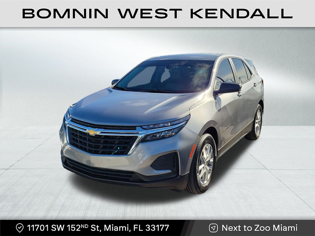 2024 Chevrolet Equinox LS photo 2