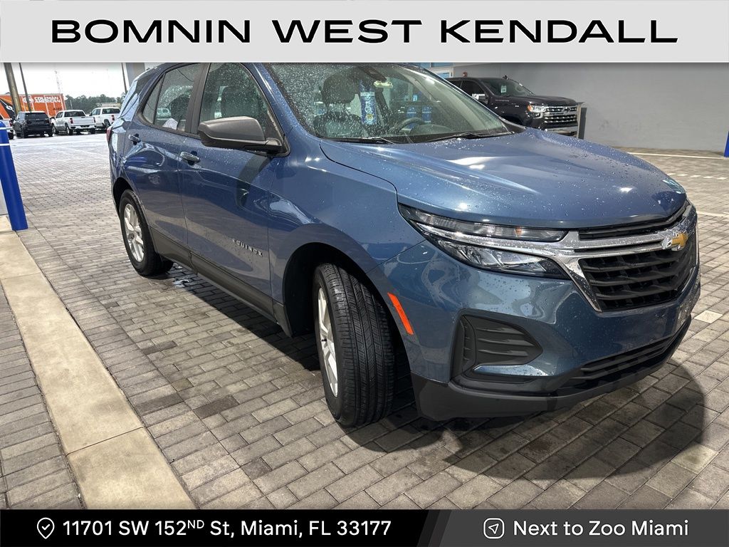 2024 Chevrolet Equinox LS photo 2
