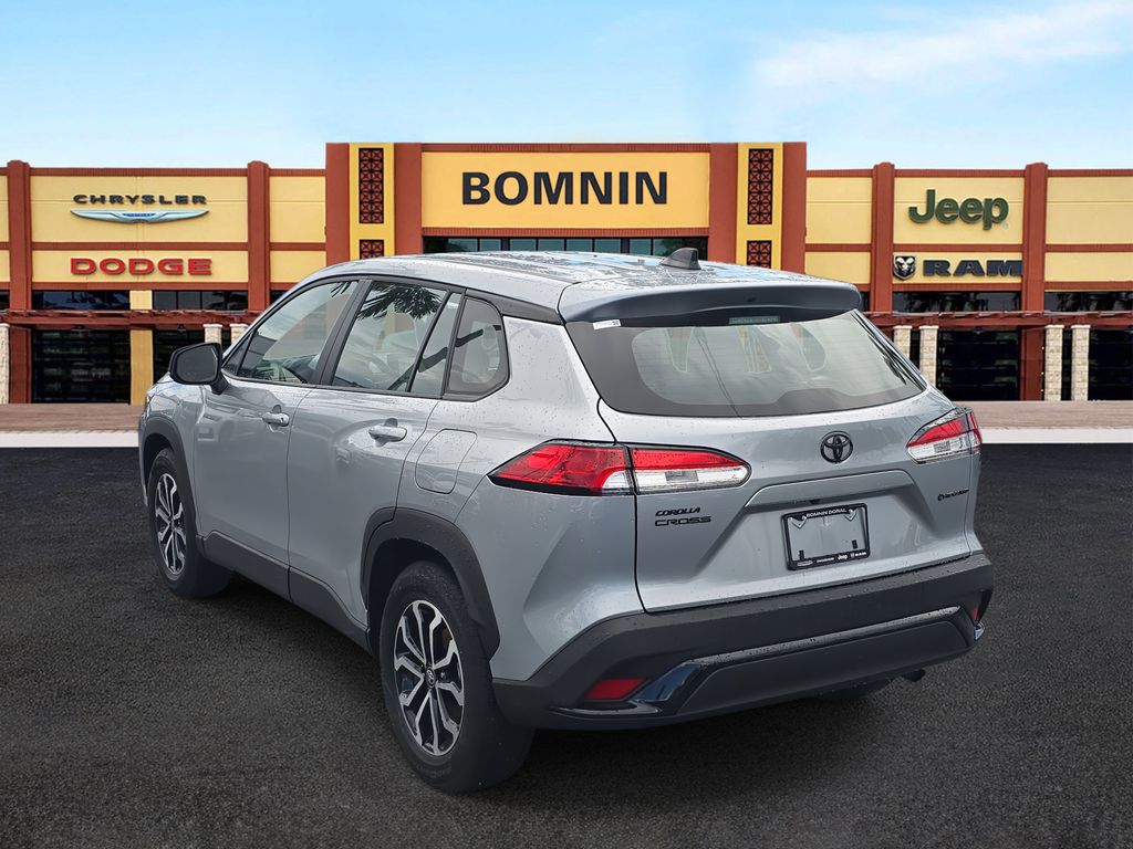 2025 Toyota Corolla Cross Hybrid S photo 4