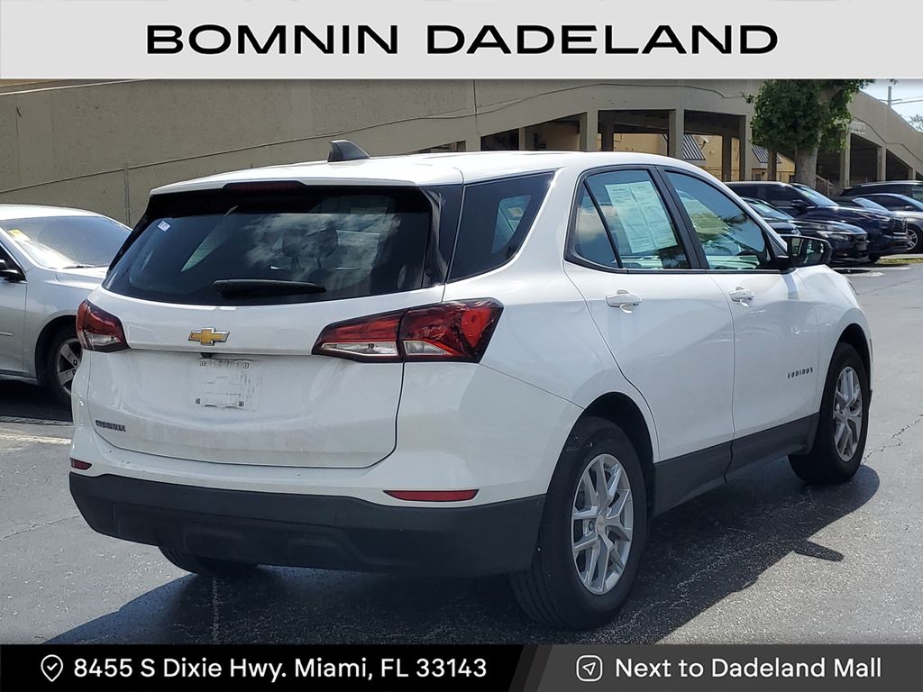 2023 Chevrolet Equinox LS photo 4