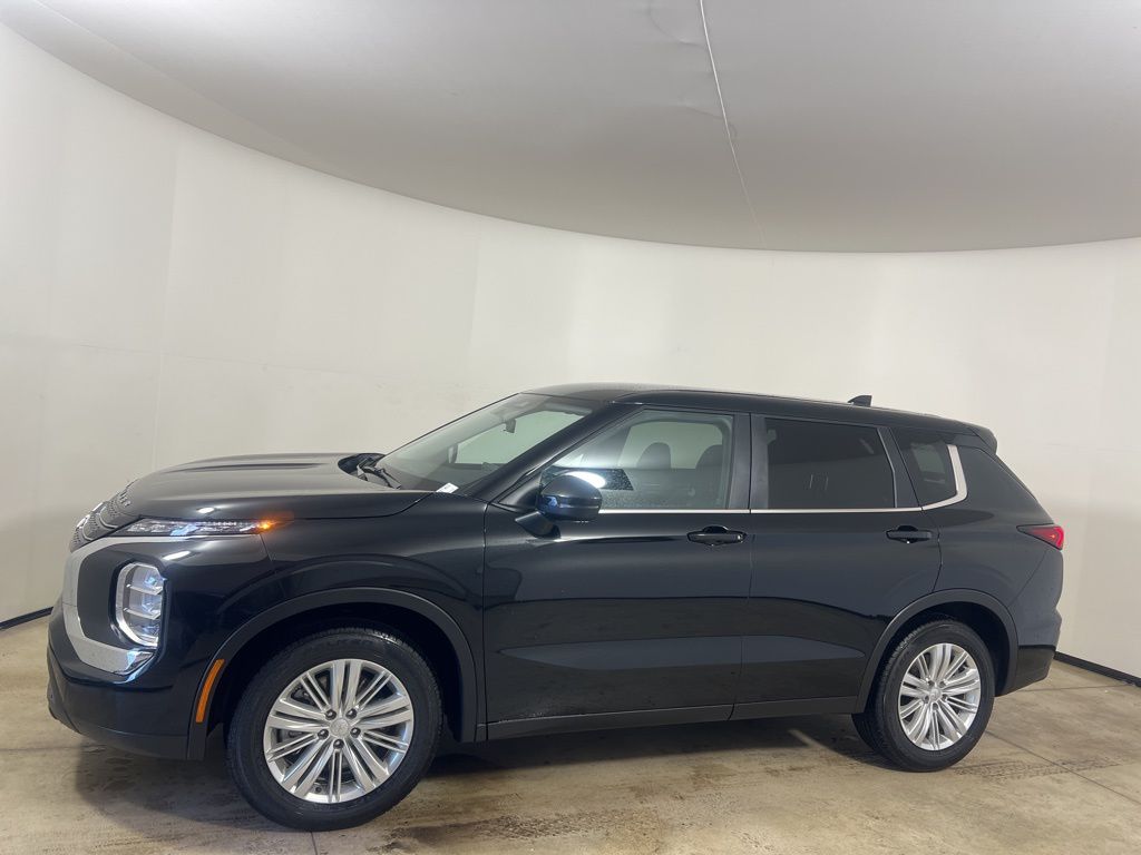 Used 2023 Mitsubishi Outlander ES with VIN JA4J3TA86PZ057157 for sale in Miami, FL
