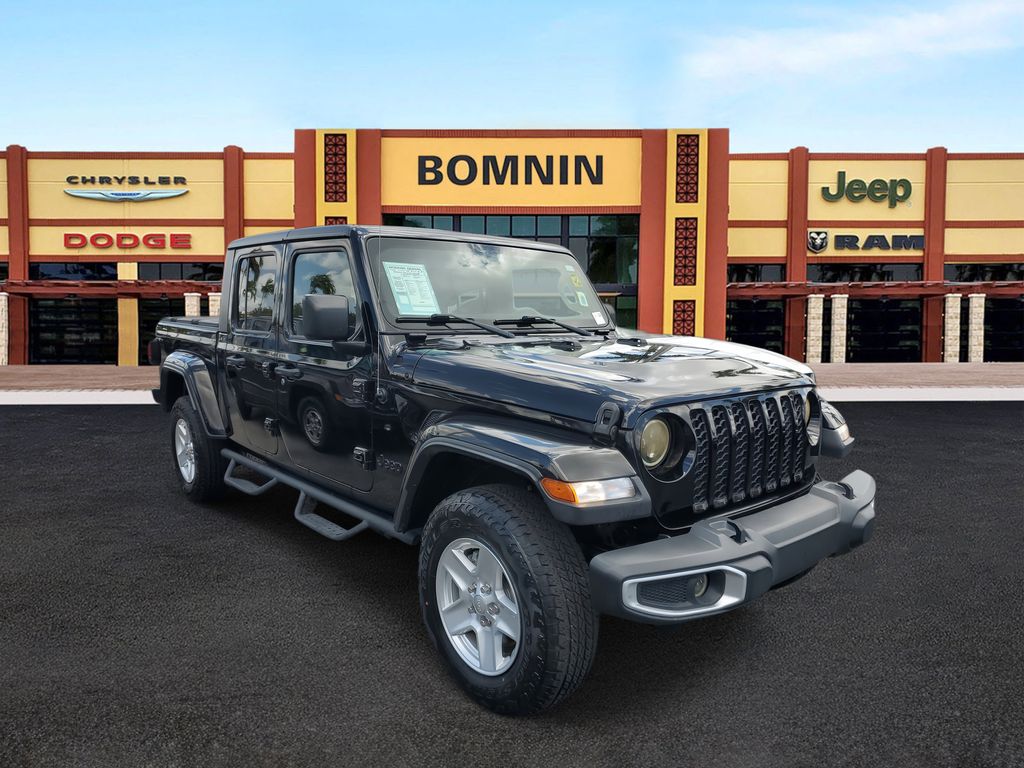 2021 Jeep Gladiator Sport photo 2