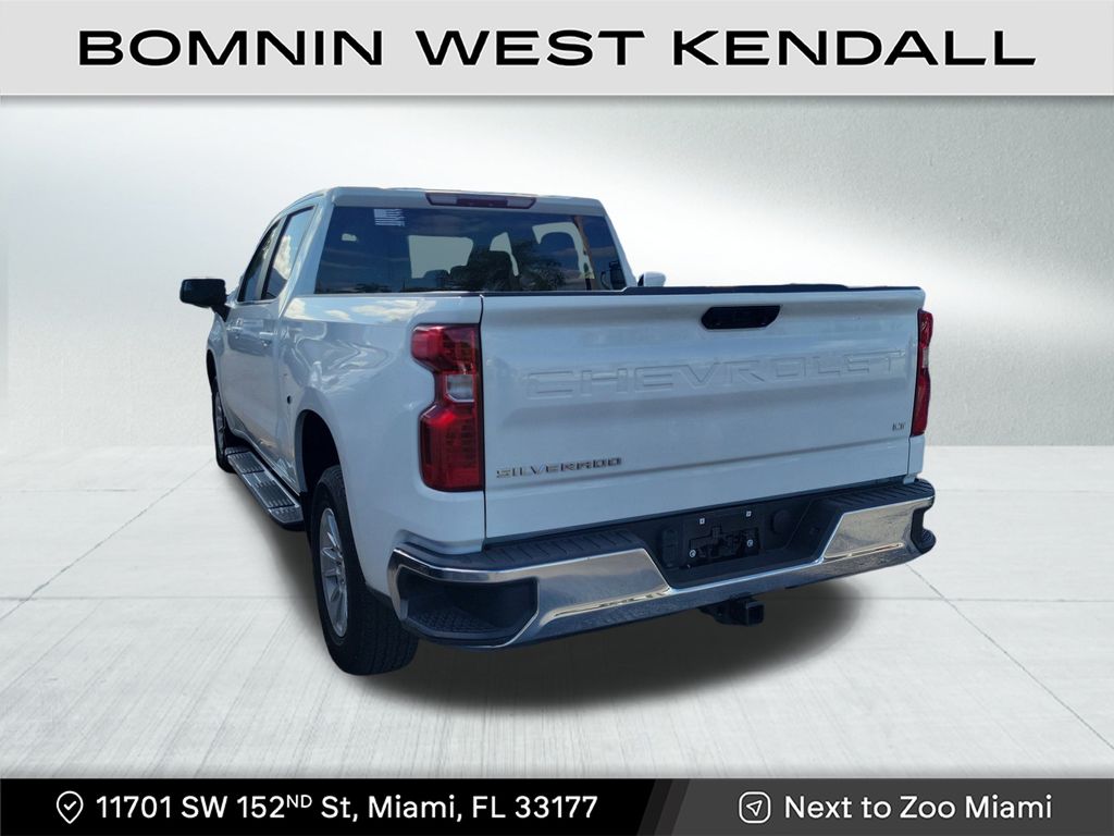 2023 Chevrolet Silverado 1500 LT photo 3