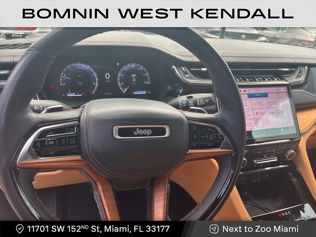 2023 Jeep Grand Cherokee Summit Reserve photo 3