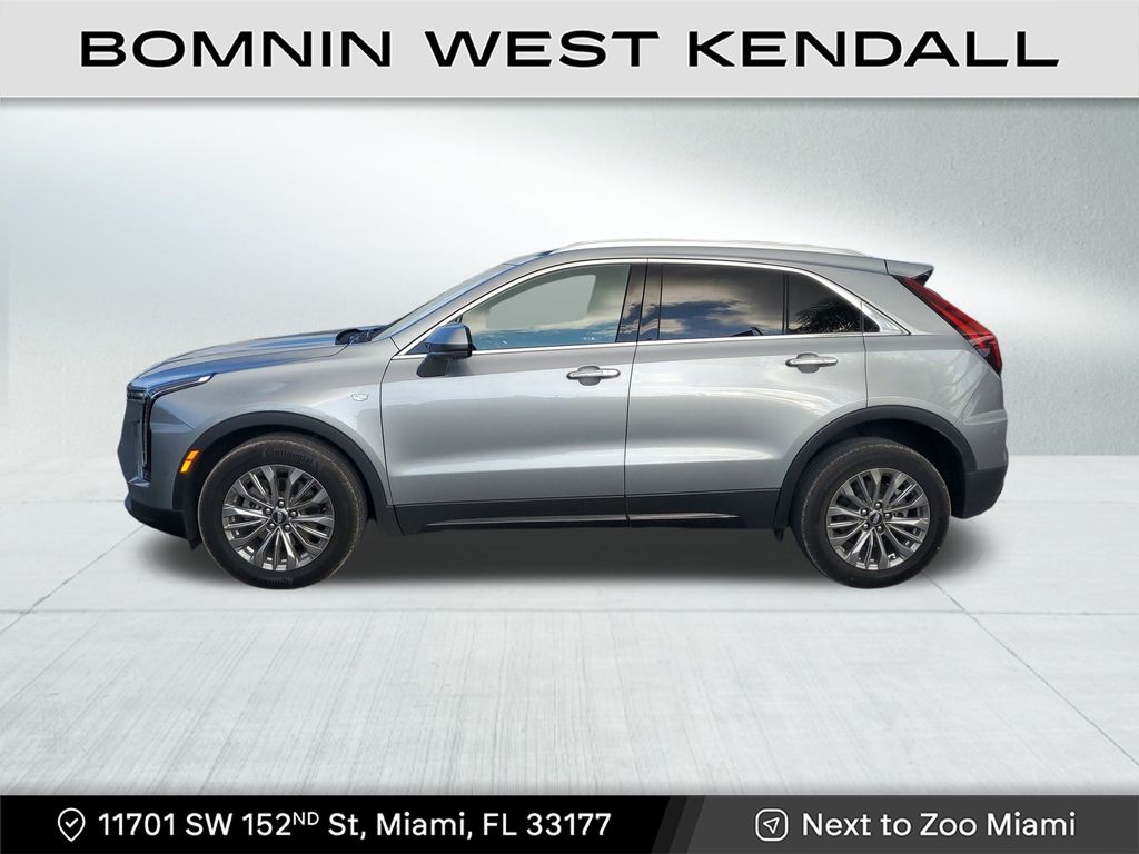 2025 Cadillac XT4 Premium Luxury photo 3