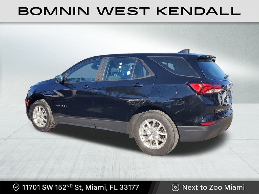 2023 Chevrolet Equinox LS photo 3