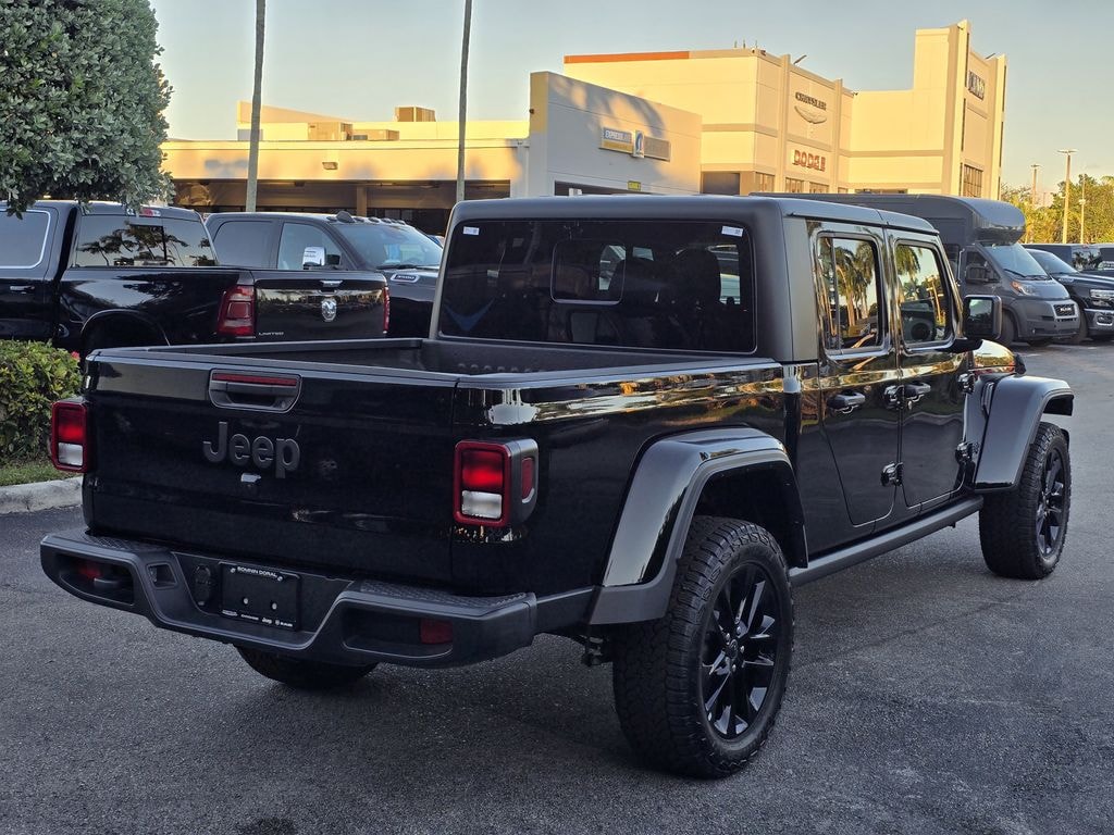 Used 2025 Jeep Gladiator Nighthawk Truck
